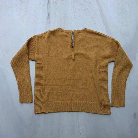 Tahari Crewneck Side Slit Mustard Sweater Women's Medium - Picture 9 of 10